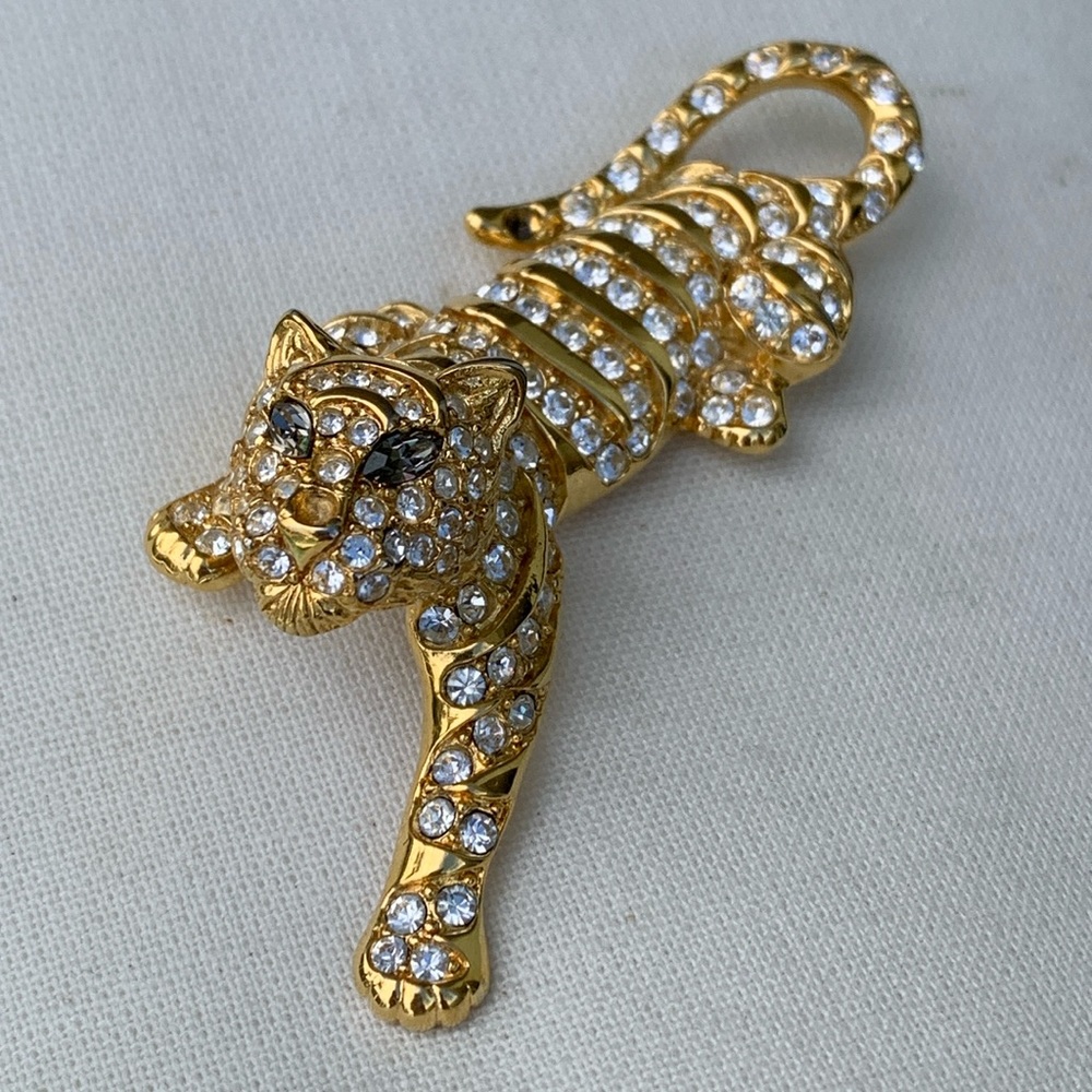Vintage Trifari 1991 Rare gold tone pave limited edition crystal tiger brooch - Picture 2 of 9